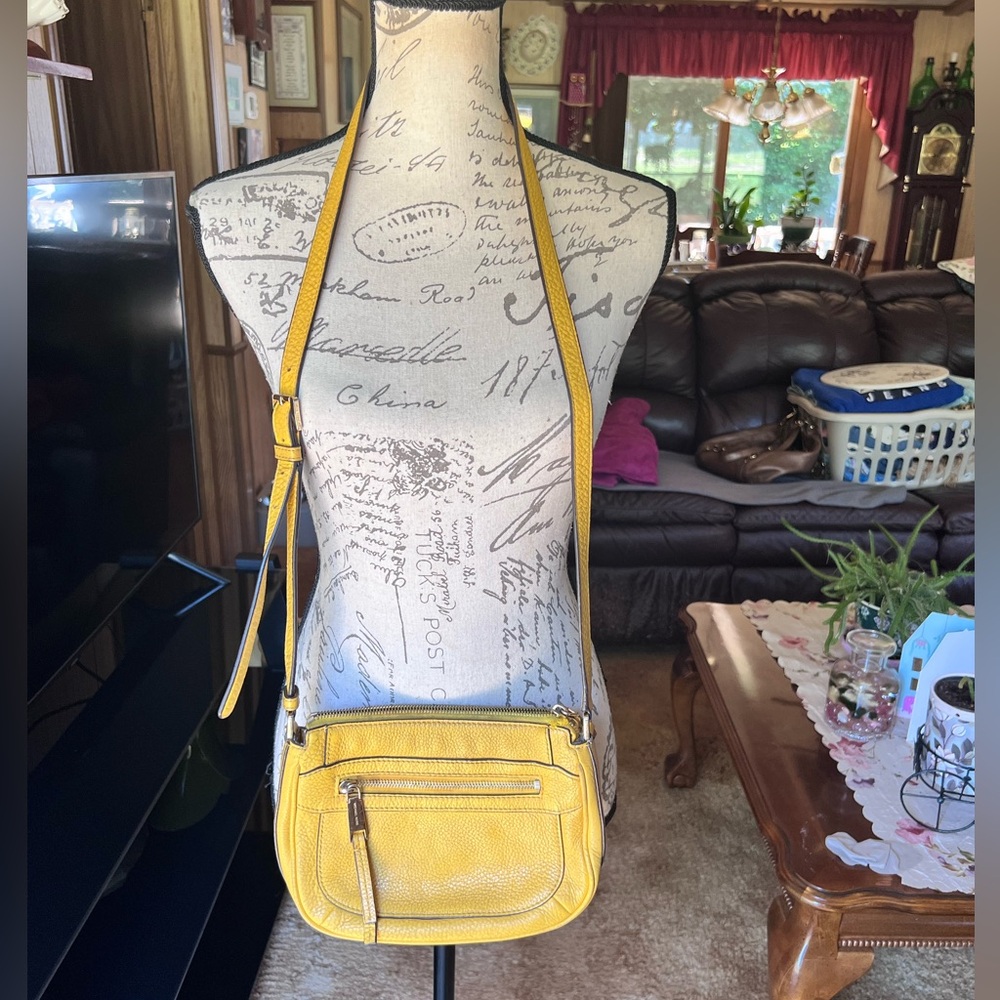 🌻Michael Kors Julia Medium Leather Messenger 🌻Crossbody sunflower 🌻 yellow.